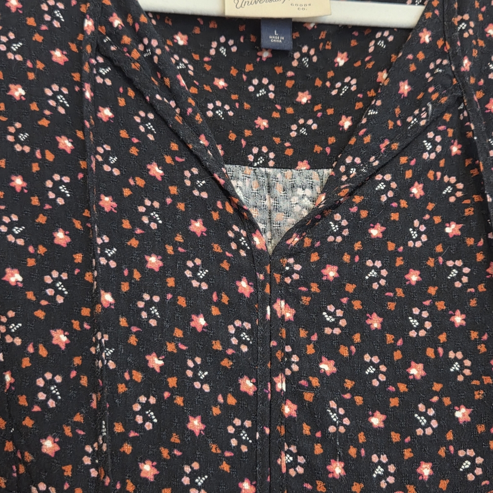 Universal Thread Blouse - Picture 2 of 5